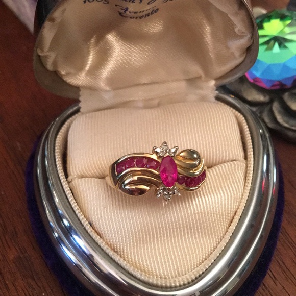 10k gold Ruby Diamond ring Beauty! - Picture 5 of 9